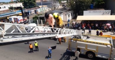 Bomberos de Cabimas realizaron simulacro de incendio en el antiguo hotel El Remanso