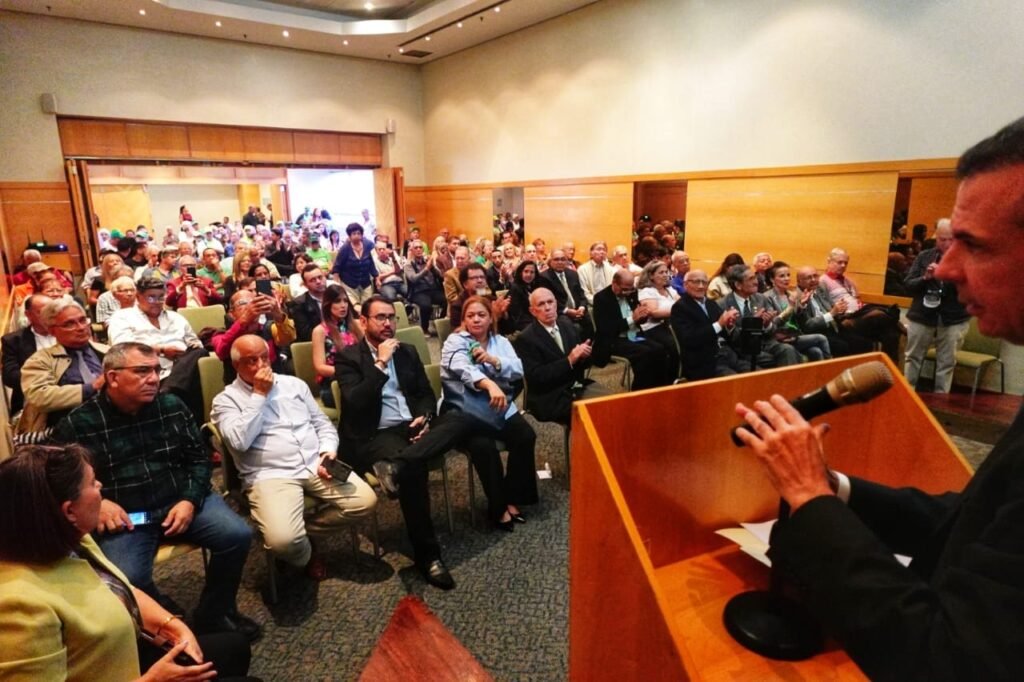 Candidato de Copei Roberto Enríquez presentó su plan de gobierno de cara al 22 de octubre