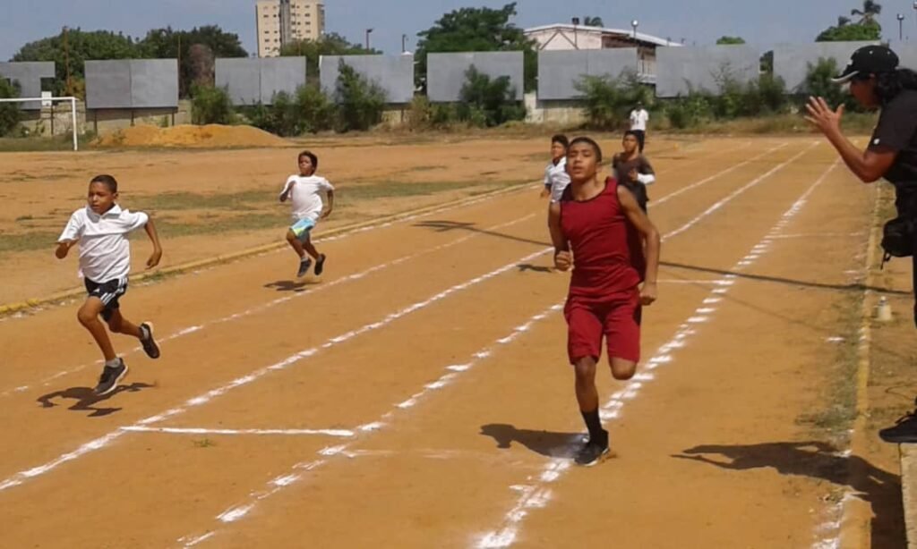 Sesenta niños participaron en Festival Municipal de Atletismo en Cabimas