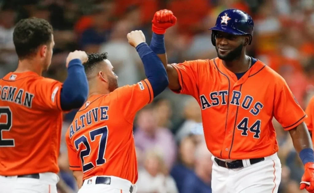 José Altuve y Cristian Javier guiaron primera victoria de Astros de Houston