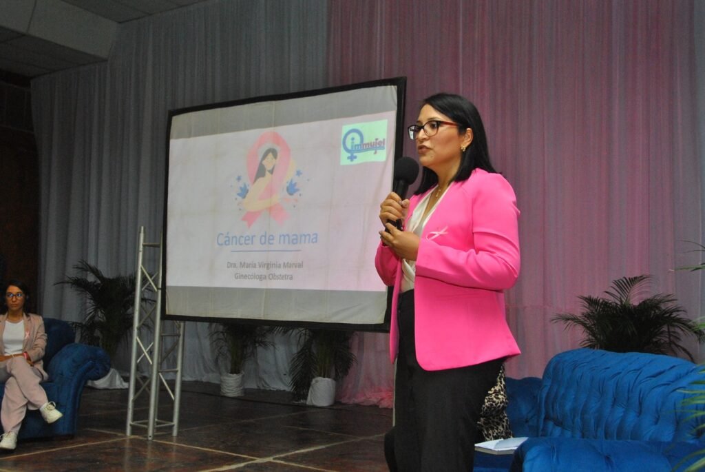 Realizan en Lagunillas Conversatorio sobre la prevención del Cáncer de Mama