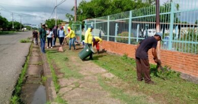 Alcaldía de Valmore Rodríguez ejecuta plan de limpieza en instituciones educativas