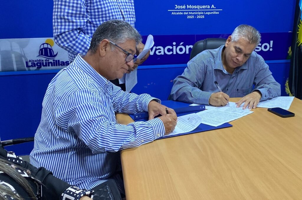 Alcalde José Mosquera firmó contrato de concesión con empresa que asumirá servicio de aseo urbano
