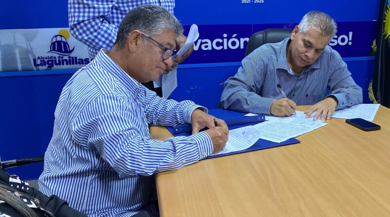 Alcalde José Mosquera firmó contrato de concesión con empresa que asumirá servicio de aseo urbano