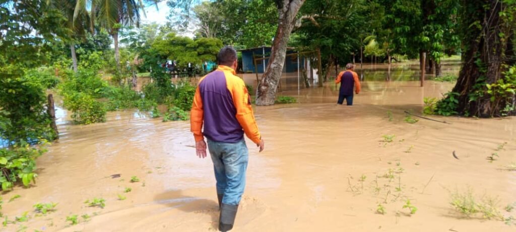 Se desbordaron ríos San Juan y El 40 y dejaron 51 casas inundadas en Baralt
