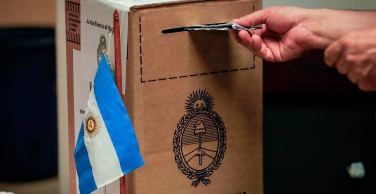 Argentina abre centros de votación para segunda vuelta