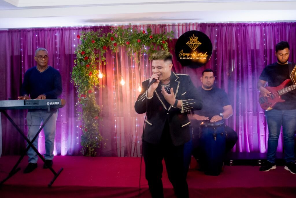 Jesús Hurtado fue galardonado con el premio "Chiquinquirá de Oro Internacional"