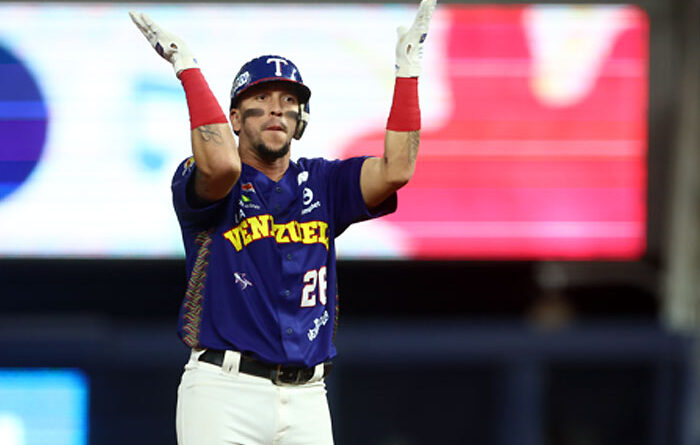 Hernán Pérez puso a Tiburones en semifinales de la Serie del Caribe