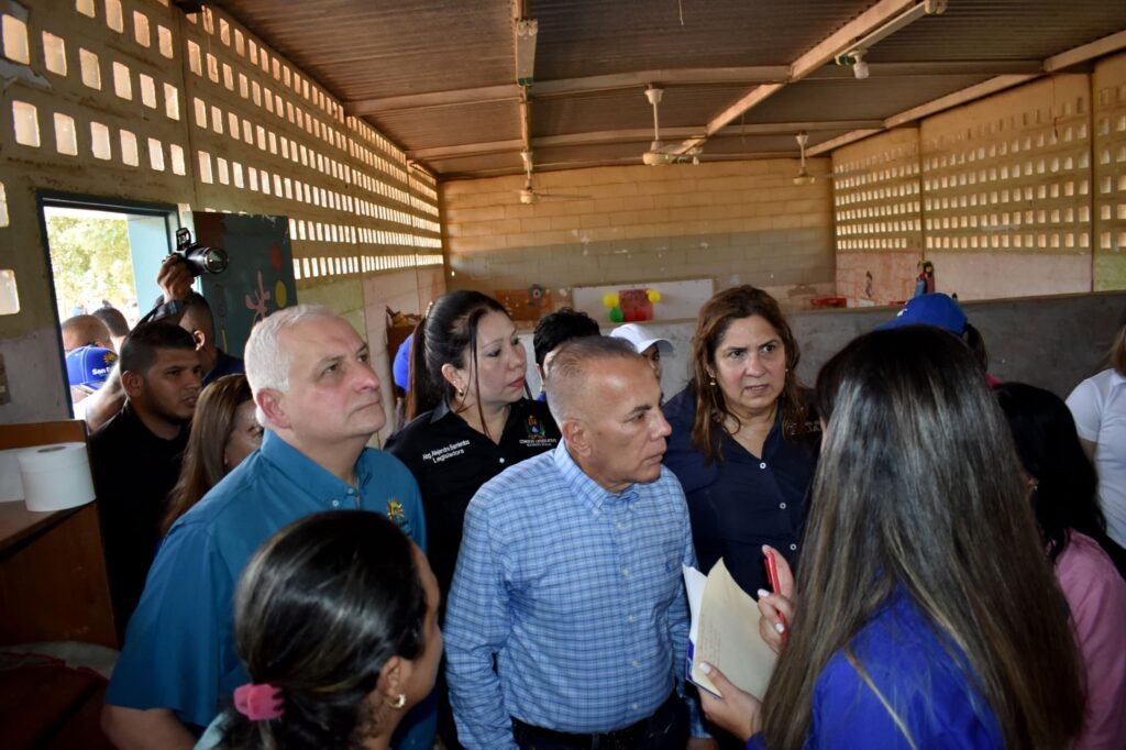 Gobernador sigue extendiendo Plan Manos a la Escuela con la recuperación de espacios educativos en el Zulia