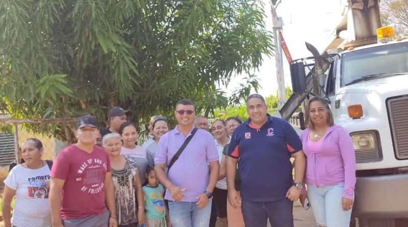 Alcalde Jhon Ziccardi entregó trasformador eléctrico al sector 19 de Abril