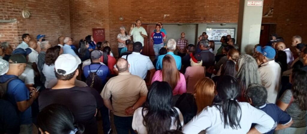 Universitarios aprobaron en asamblea las acciones para recuperar el Programa Ingeniería de LUZ-COL