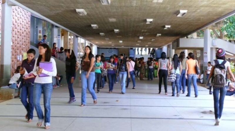 Encuesta: 69 % de estudiantes y 61 % docentes universitarios del país tienen síntomas de depresión