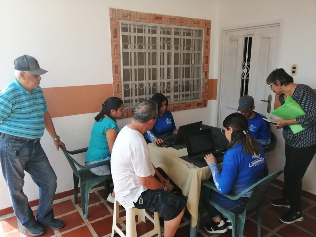 Inician en Lagunillas jornadas comunitarias de inscripción y pago del servicio de aseo urbano 