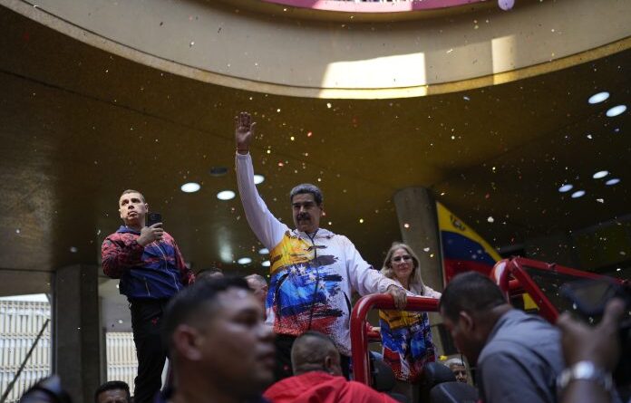 Nicolás Maduro formalizó su postulación de cara a las elecciones presidenciales del 28 de julio
