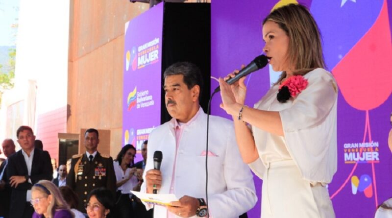 Presidente Nicolás Maduro entregó 33 mil créditos a través del programa CrediMujer