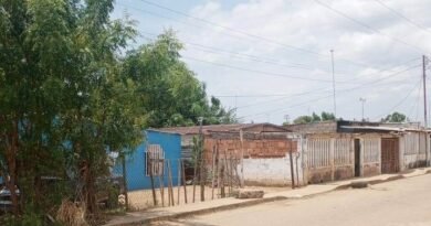 Vecinos del Barrio Negro Primero cumplen un mes sin electricidad tras explotar el transformador. En Cabimas