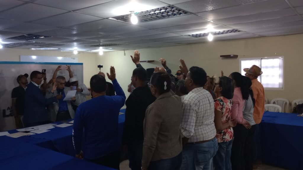 Alcalde José Mosquera juramentó consejeros parroquiales del municipio Lagunillas
