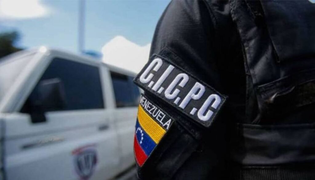 Detienen a madre e hijo por presuntamente estar involucrados en trata de personas