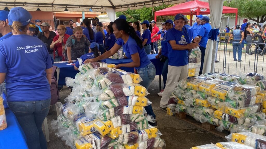 Alcaldía de Lagunillas benefició a mil 200 personas con jornada de alimentación