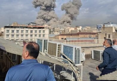 Irán responde a bombardeos y descarga misiles contra Israel