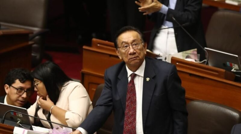 Nuevo presidente de Perú es citado a juicio un día después de ser elegido