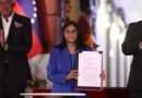 Delcy Rodríguez firma la Ley de Amnistía y pide revisar casos no contemplados en la legislación