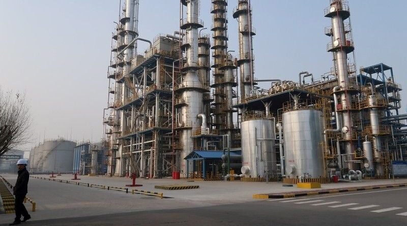 Conflicto en Irán obliga a refinerías chinas a reducir producción de crudo