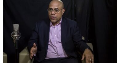 Vladimir Villegas anuncia que se postula al cargo de Defensor del Pueblo