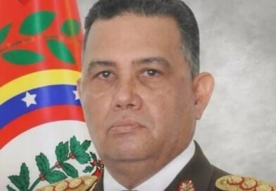 Gustavo González López sustituye a Vladimir Padrino como Ministro de la Defensa