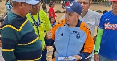 Alcalde José Mosquera entregó material para construir tribuna del estadio «Amable Amado Prieto»