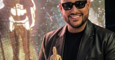 El cantautor venezolano Reynier Villasmil “REYMUSIK” conquista el Premio Mara de Oro Internacional con su éxito “Qué Vaina Tan Buena”
