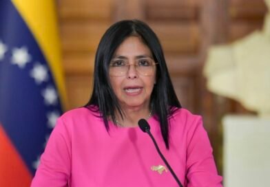 Delcy reitera petición a Trump para el cese de las sanciones contra Venezuela
