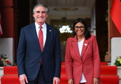 EE. UU. traspasó 100 millones de dólares en oro desde Venezuela, según secretario de Interior