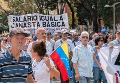 Trabajadores protestan en las adyacencias a la Asamblea Nacional para exigir aumento salarial