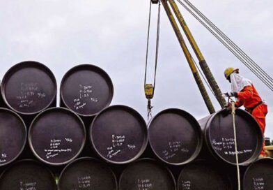 Petróleo sube hasta un 3,7 % tras ataque de Irán a petrolero en Dubái