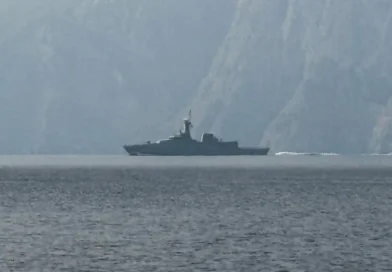 Irán interrumpe el tránsito de petroleros por el estrecho de Ormuz tras ataque de Israel contra Hezbolá en Líbano