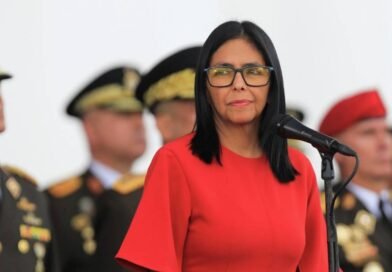 Delcy asegura que buscará “restablecer la paz” en Venezuela tras captura de Maduro