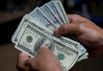 Dólar oficial cerrará abril en 487,12 bolívares con un alza de 2,80 % frente a marzo