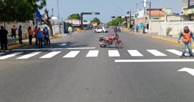 Gobierno Municipal continua con la demarcación y señalización vial en las instituciones educativas de Cabimas
