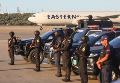 Arriban al país 141 migrantes venezolanos repatriados desde EE. UU.