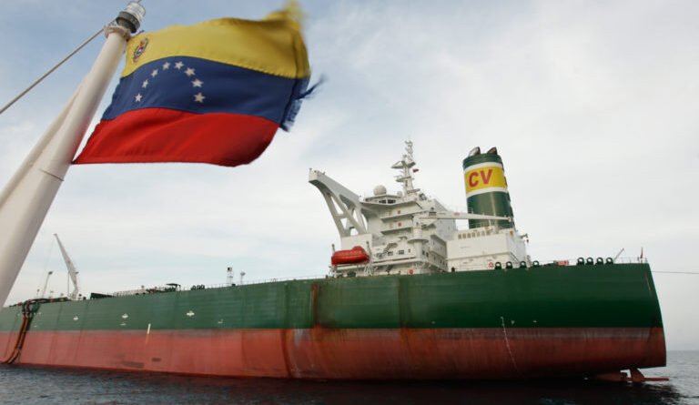 India desplaza a China y se convierte en el mayor receptor de petróleo venezolano: Bloomberg