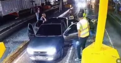 Capturan a sujeto tras herir a funcionario de la PNB: Autoridades buscan al resto de la banda