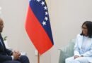 Presidenta encargada Delcy Rodríguez recibe al canciller de Suriname en el Palacio de Miraflores