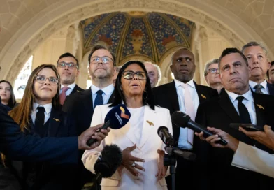 Delcy Rodríguez regresa a Venezuela tras asistir a la CIJ por la disputa con Guyana