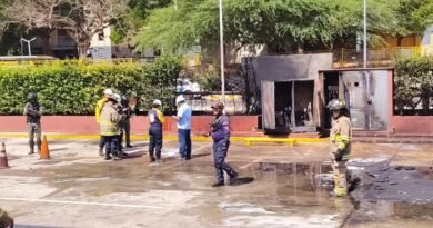 Respuesta articulada de 150 efectivos Sistema de Riesgos atendió explosión de transformador en el centro de la ciudad