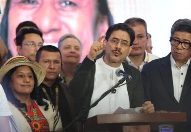 Iván Cepeda cuestiona resultados de primera vuelta presidencial: advierte sobre un «desfase» de 885.000 cédulas en el censo electoral