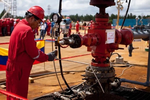 Bloomberg: Venezuela reduciría el poder del Estado en contratos petroleros para atraer inversionistas extranjeros