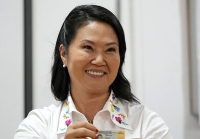 Con el 17% escrutado en Perú, Keiko Fujimori logra 52,4% de votos válidos y Roberto Sánchez el 47,5%