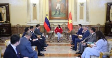 Llega a Venezuela el canciller de Vietnam para revisar relaciones y cooperación bilateral