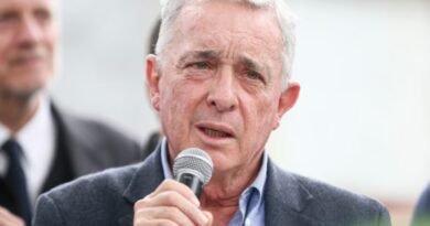 Expresidente colombiano Álvaro Uribe reconoce el resultado adverso en urnas y anuncia su respaldo a Abelardo De La Espriella
